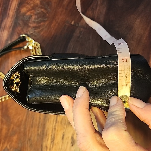 Michael Kors Black bag with chain strap. - Picture 3 of 13